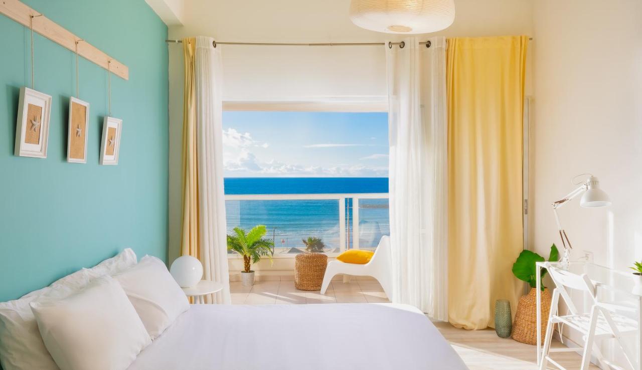 4 Bedroom Apartment On The Beach Тель-Авив Экстерьер фото